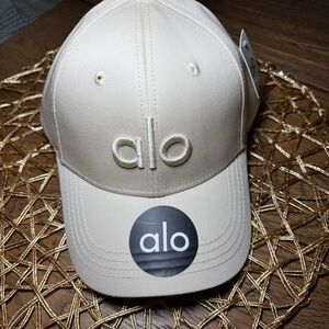ALO Yoga Cream Cap